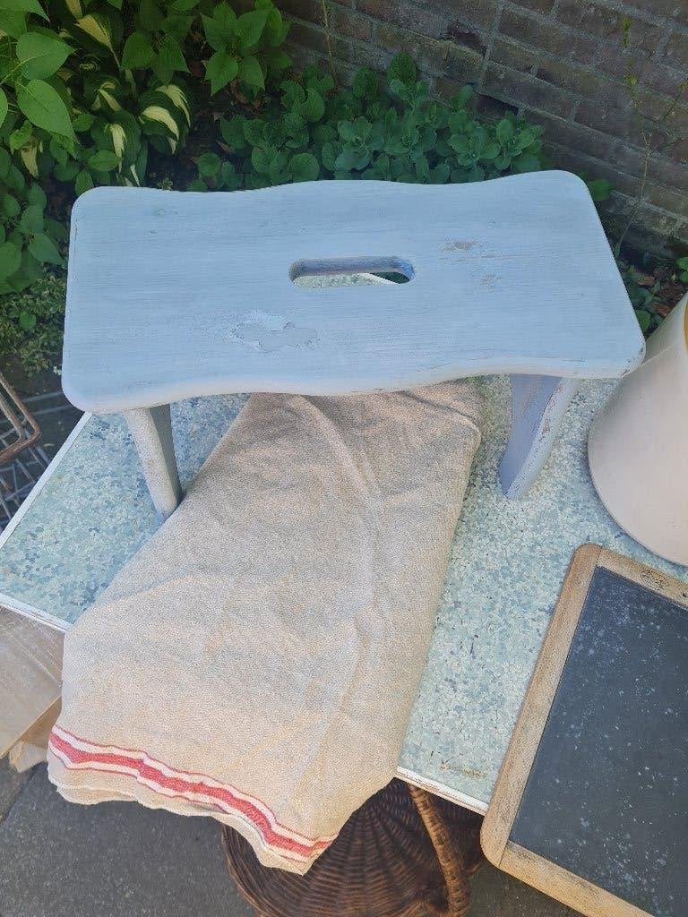 Vintage blauw/grijs vensterbank krukje, Antiek en Kunst, Ophalen of Verzenden