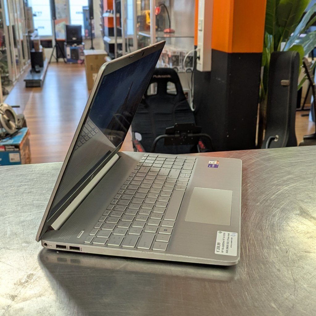 HP 15s-fq5829nd 15" i5-1235U 8GB 256GB SSD | Prima staat, HP, Zo goed als nieuw, Support@hp.com, 1501 Page Mill Road
Palo Alto, CA 94304
USA