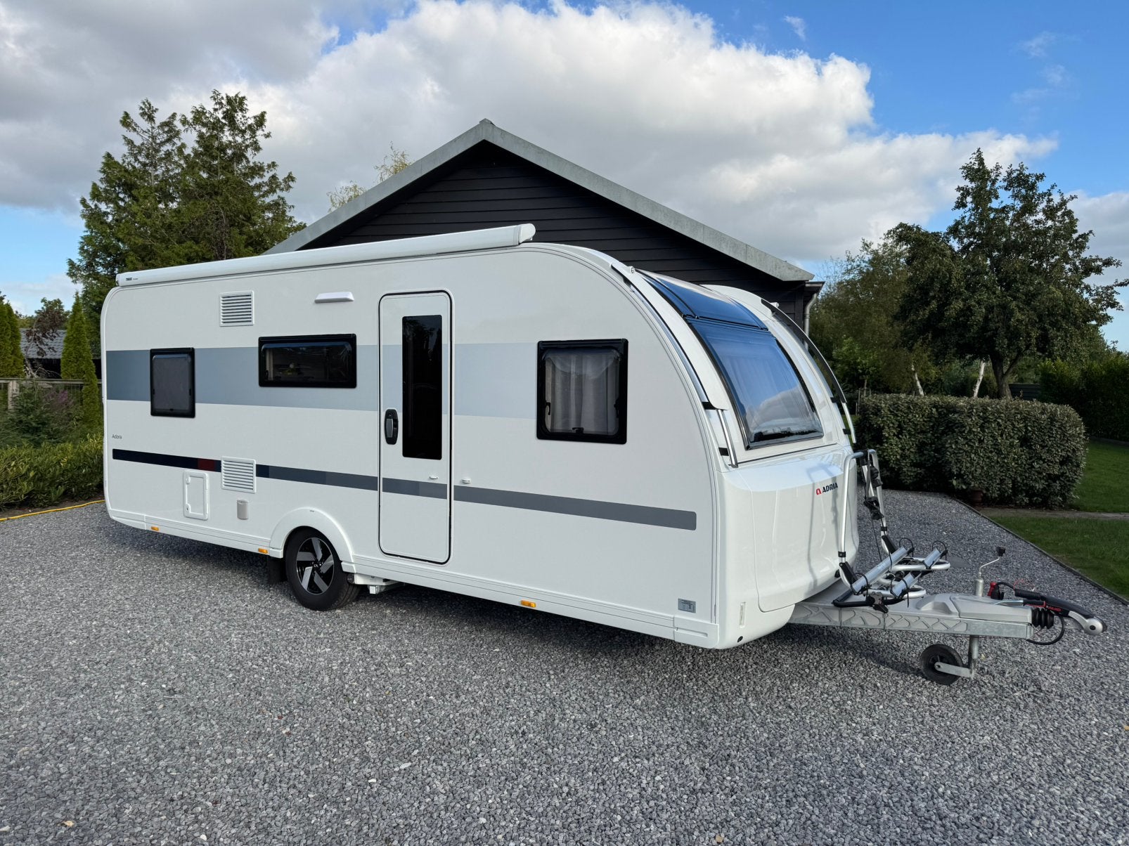 Adria Adora 573PT 2024 stapelbed/full option/zgan, Rondzit, Schokbreker, Overige typen, Particulier