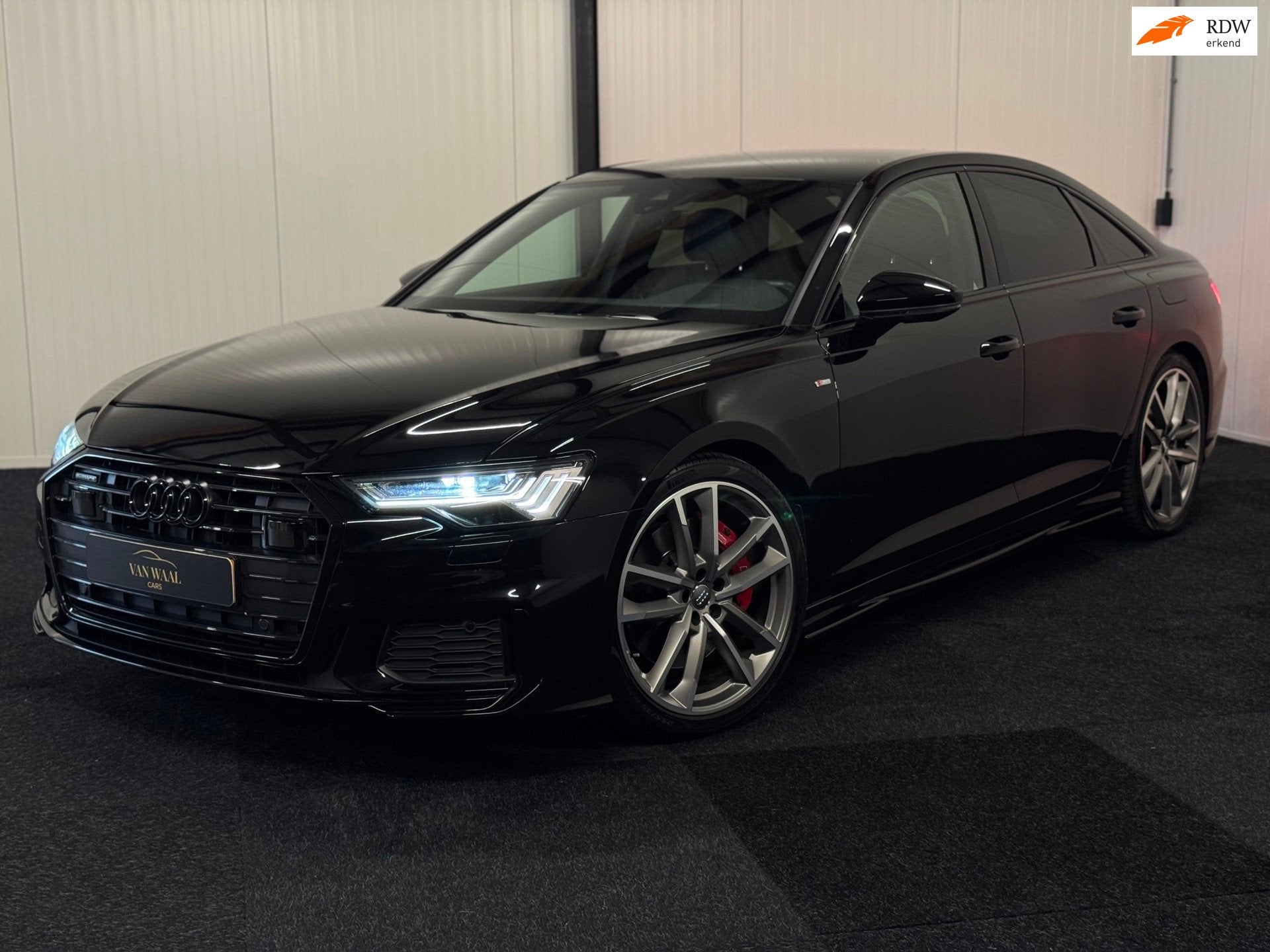 Audi A6 Limousine 55 TFSI e quattro Competition S-line B&O|M, Auto's, Automaat, Dealer onderhouden, Gebruikt, 4 cilinders