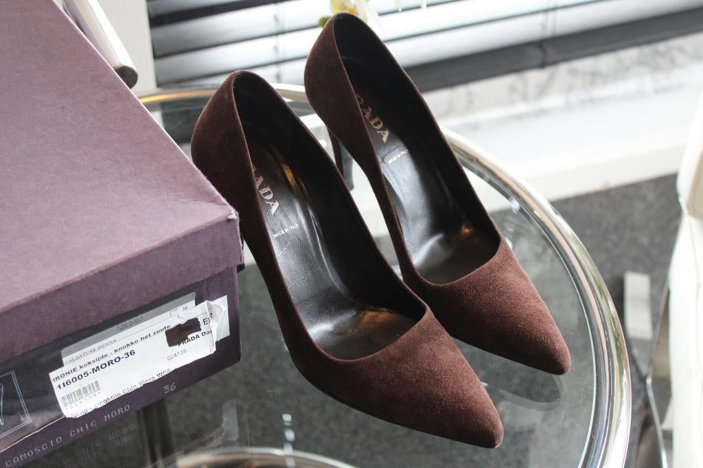 Prada Hakken Bruin Suede, Ophalen of Verzenden, Zo goed als nieuw