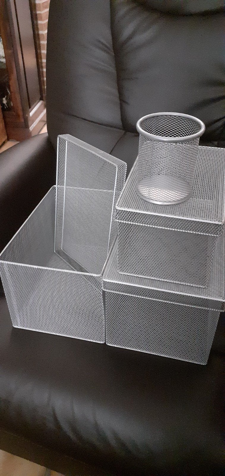 3 metalen opberg bakken en pennen bakje voor op bureau, Ophalen, Gebruikt, Mand, Metaal