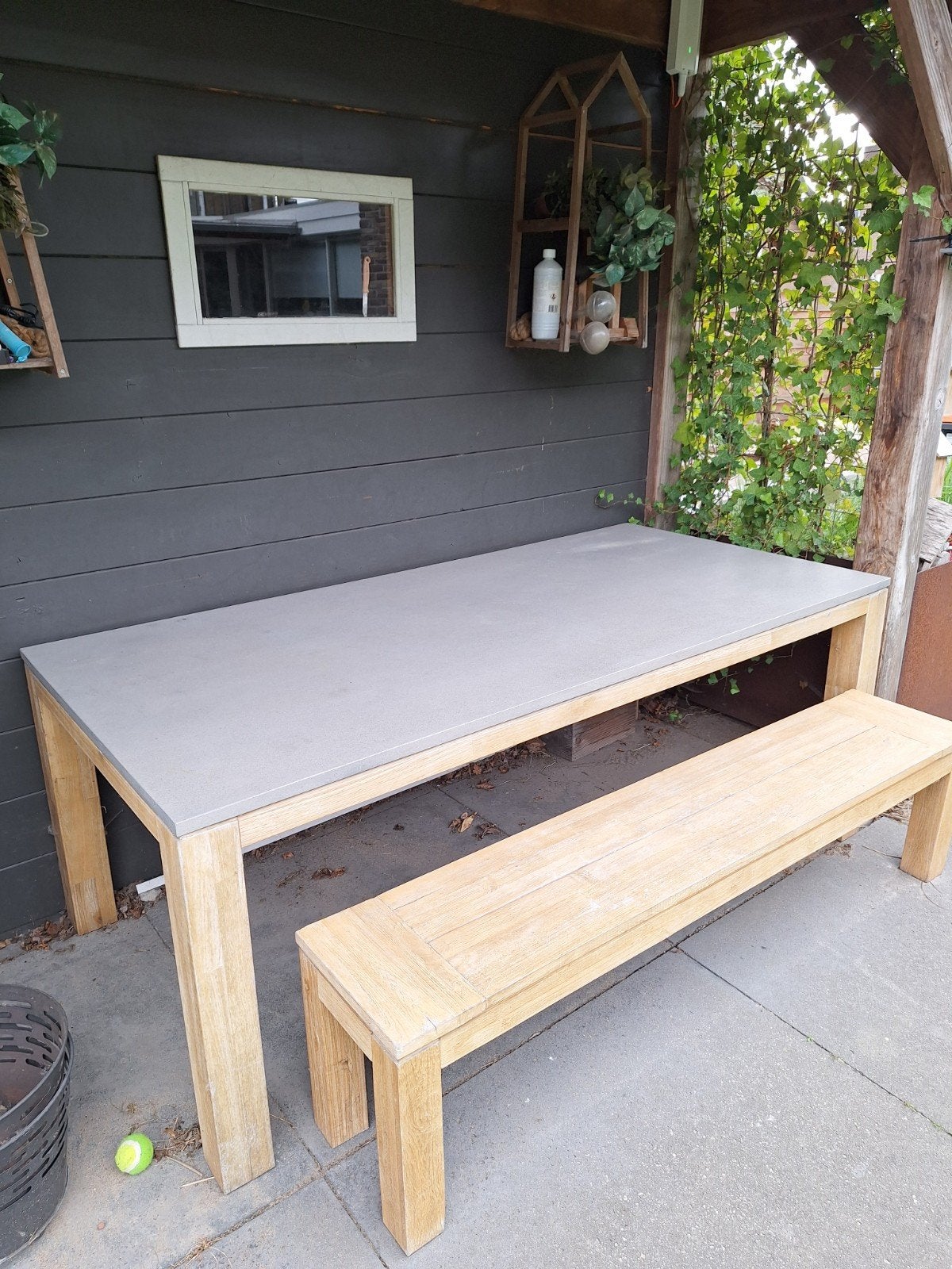 Tuinset: Houten Tafel met Betonnen Blad en Bankje, Ophalen, Gebruikt, Hout