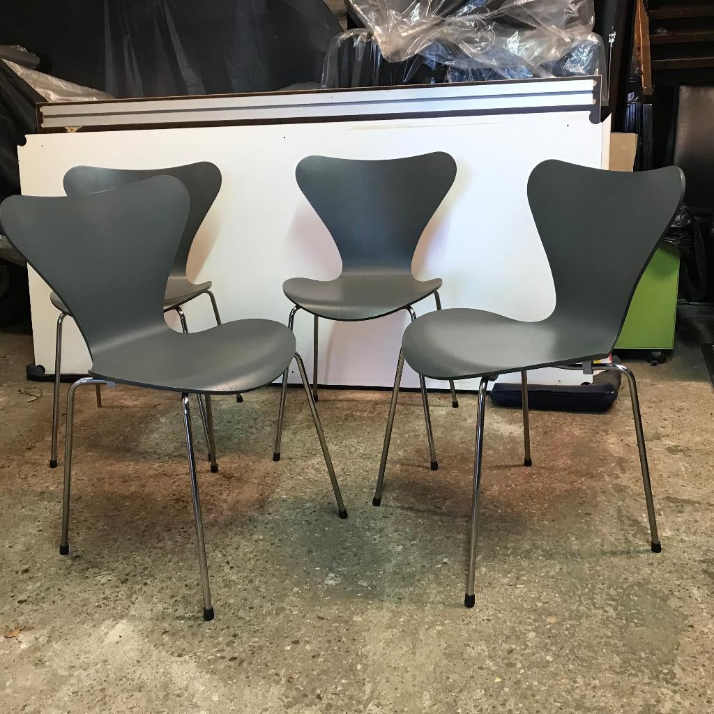 4  Fritz Hansen 3107 vlinder stoel chairs 165 Dark grey, Ophalen, Nvt, Nvt, Nvt
