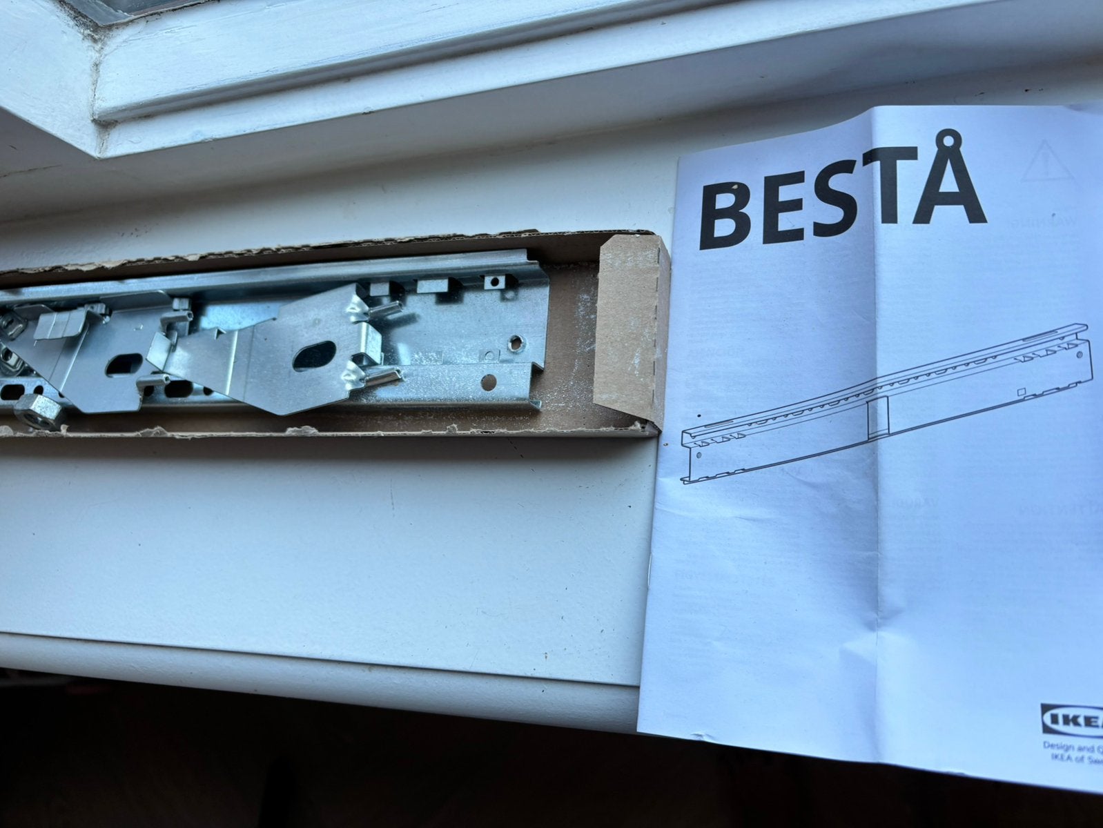 IKEA BESTA - wandrail NIEUW, Ophalen, Nieuw