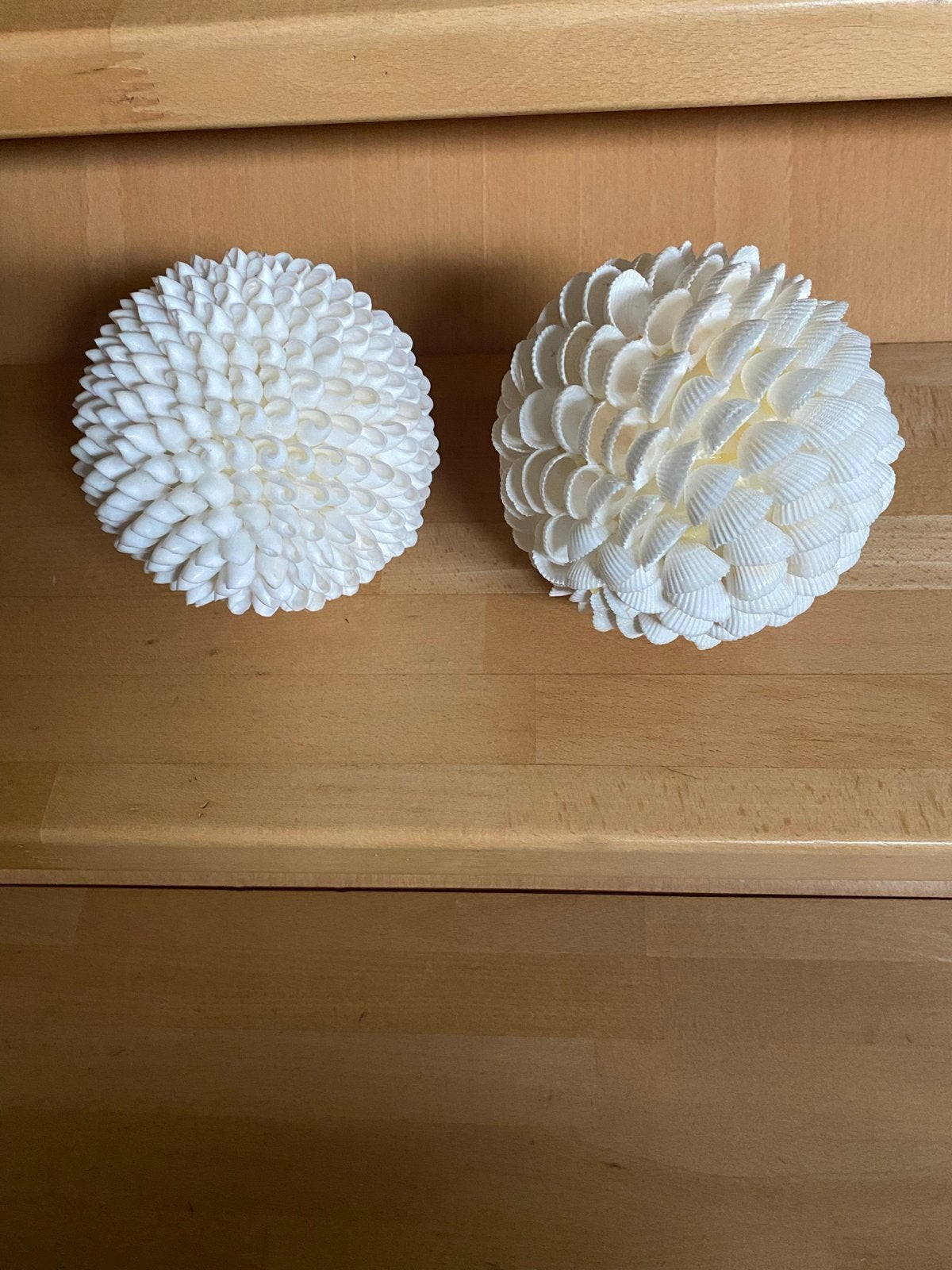 Decoratieve bollen van schelpen - Set van 2, Ophalen, Zo goed als nieuw, Natuurlijk materiaal, Modern