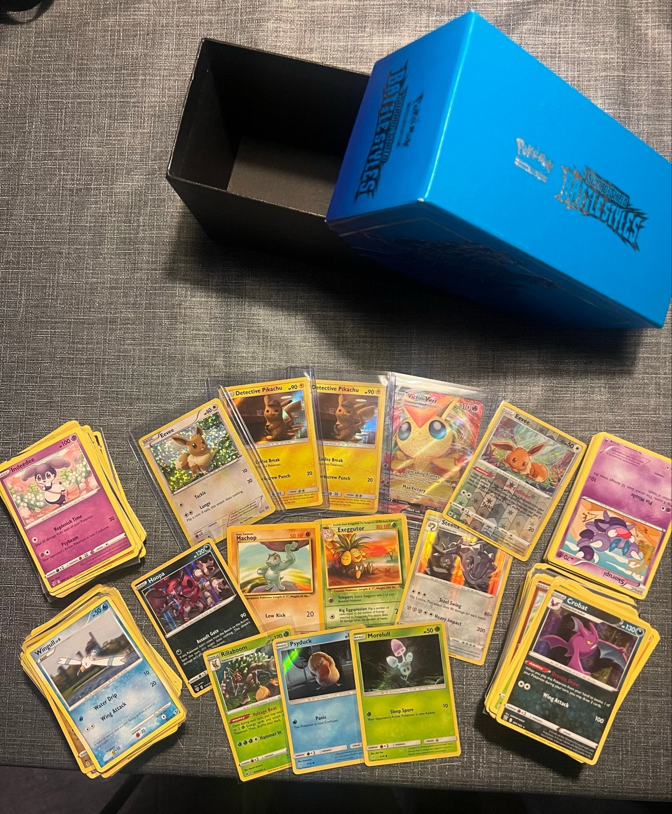 Pokémon kaarten collectie met Battle Styles box, Hobby en Vrije tijd, Verzamelkaartspellen | Pokémon, Ophalen, Gebruikt, Meerdere kaarten