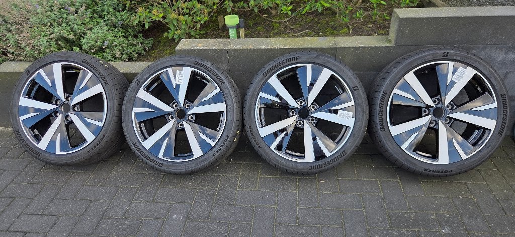 Originele nieuwe VW Golf Catania 18 inch velgen met banden, Ophalen, 18 inch, Banden en Velgen, Nieuw