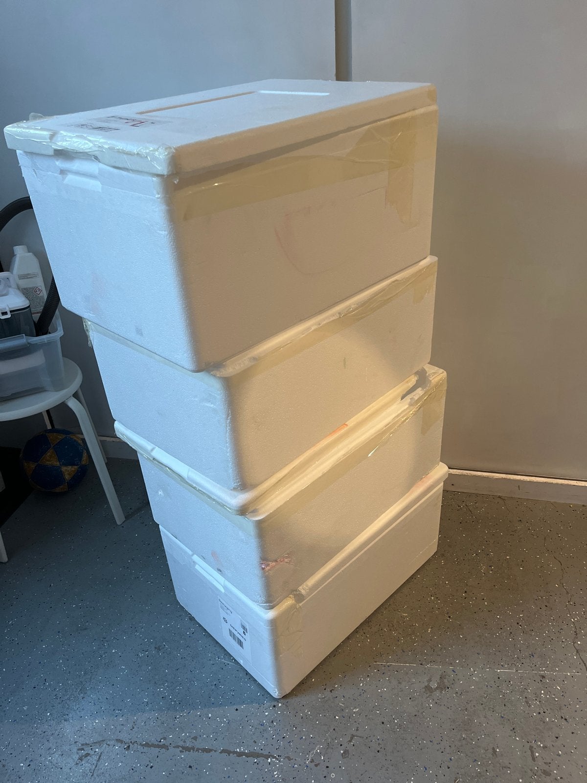 4 Piepschuim Diepvriesbakken met Deksel, Ophalen, Gebruikt