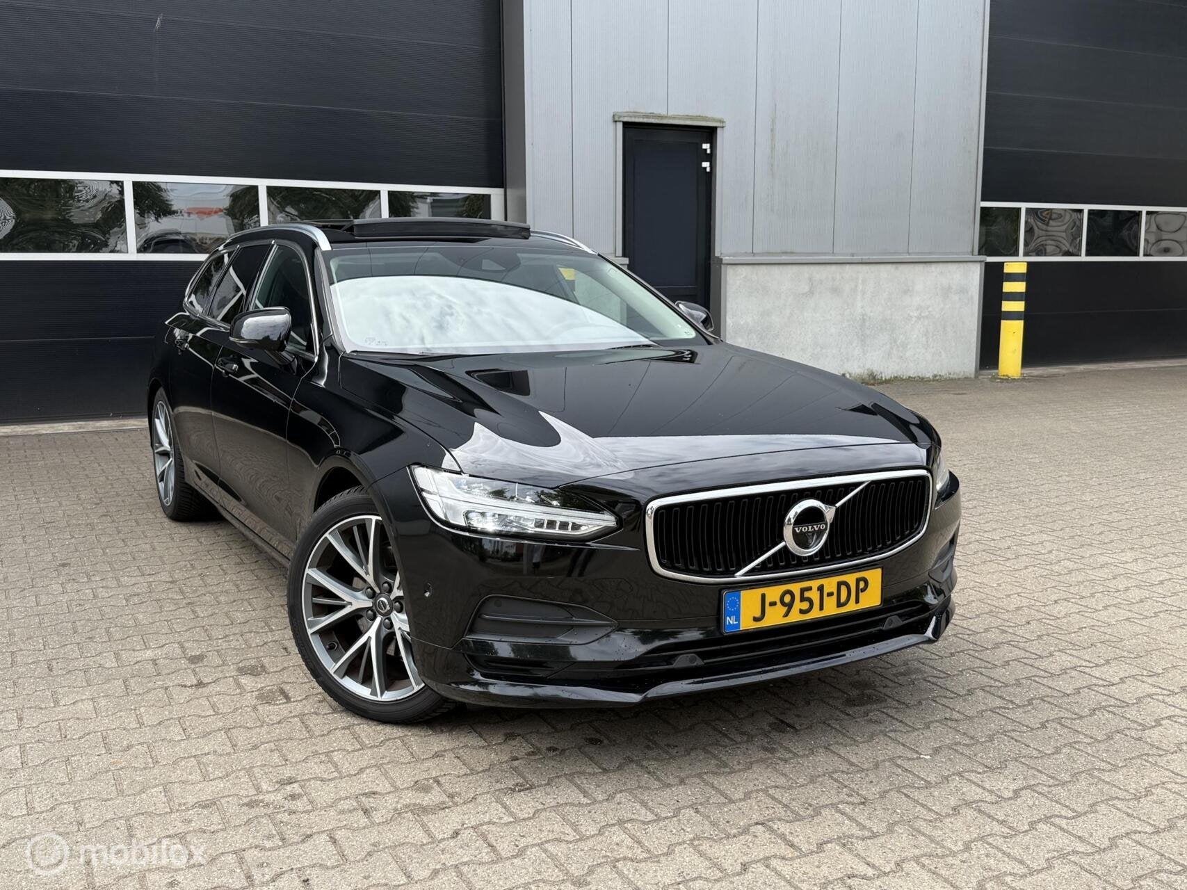 Volvo V90 2.0 D4 Leer Pano Led 360 Cam Nw Apk, Auto's, Euro 6, 1969 cc, Zwart, Leder