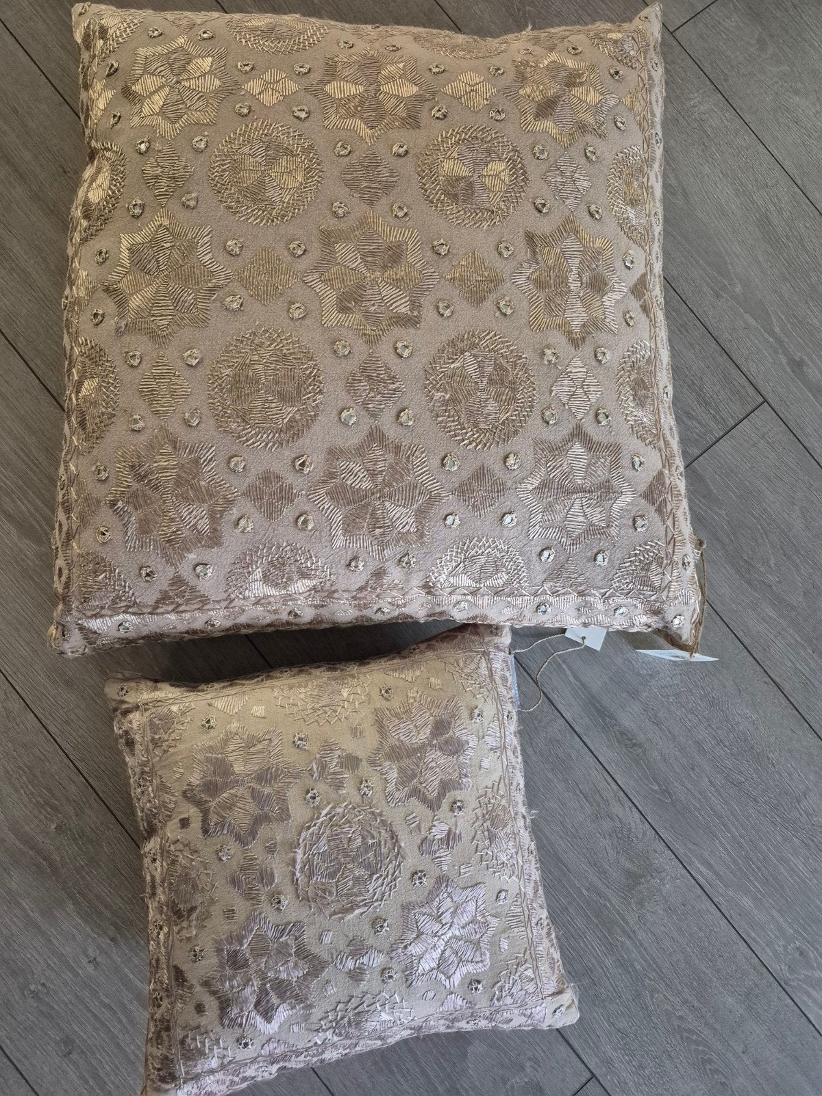 2 kussens Goround Onyx voor 45,00, Ophalen of Verzenden, Nieuw, Wit, Vierkant