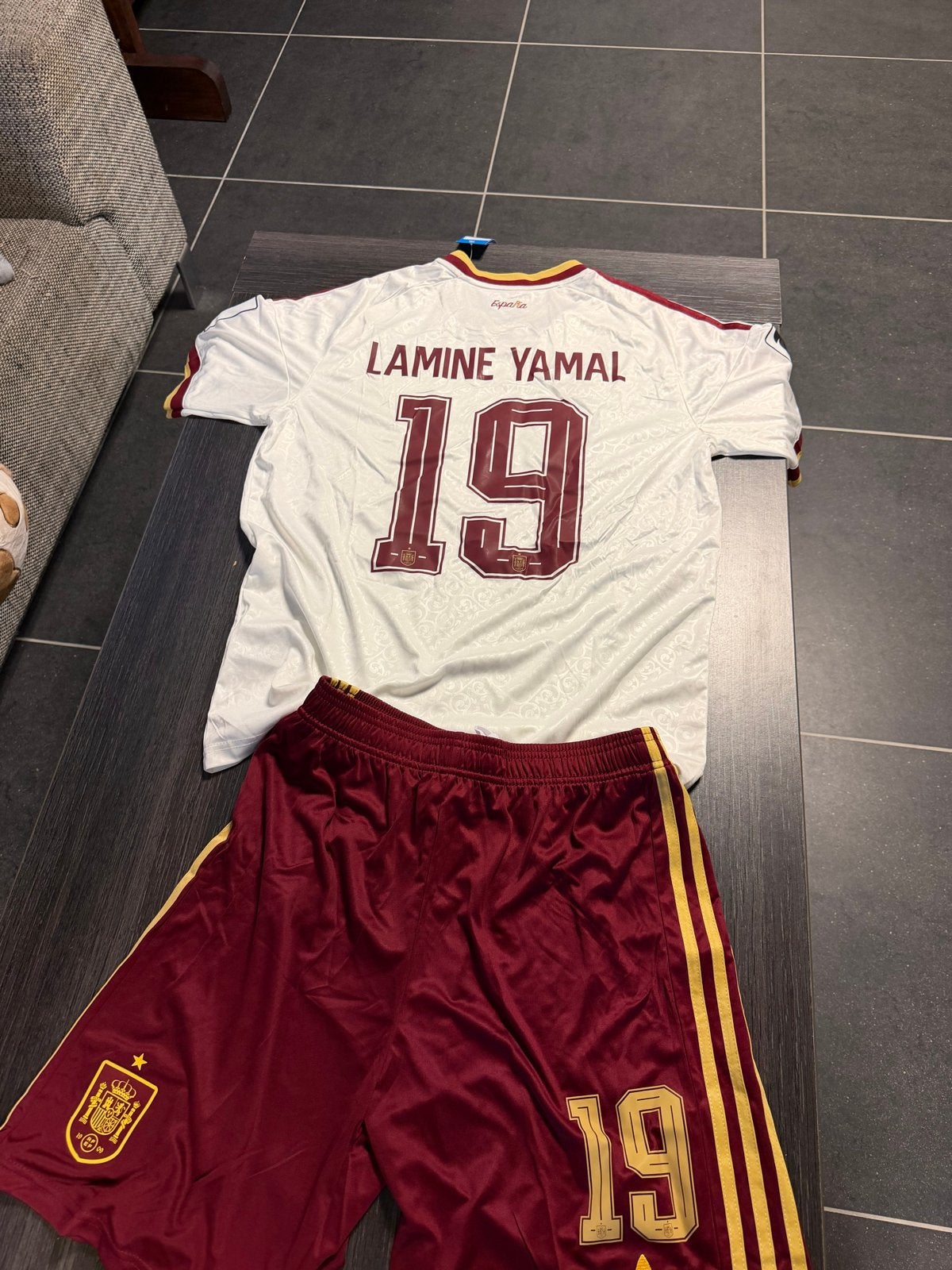 Spanje uitshirt en Broekje Lamine Yamal #19, Maat 52/54 (L), Wit, Nieuw, Ophalen of Verzenden