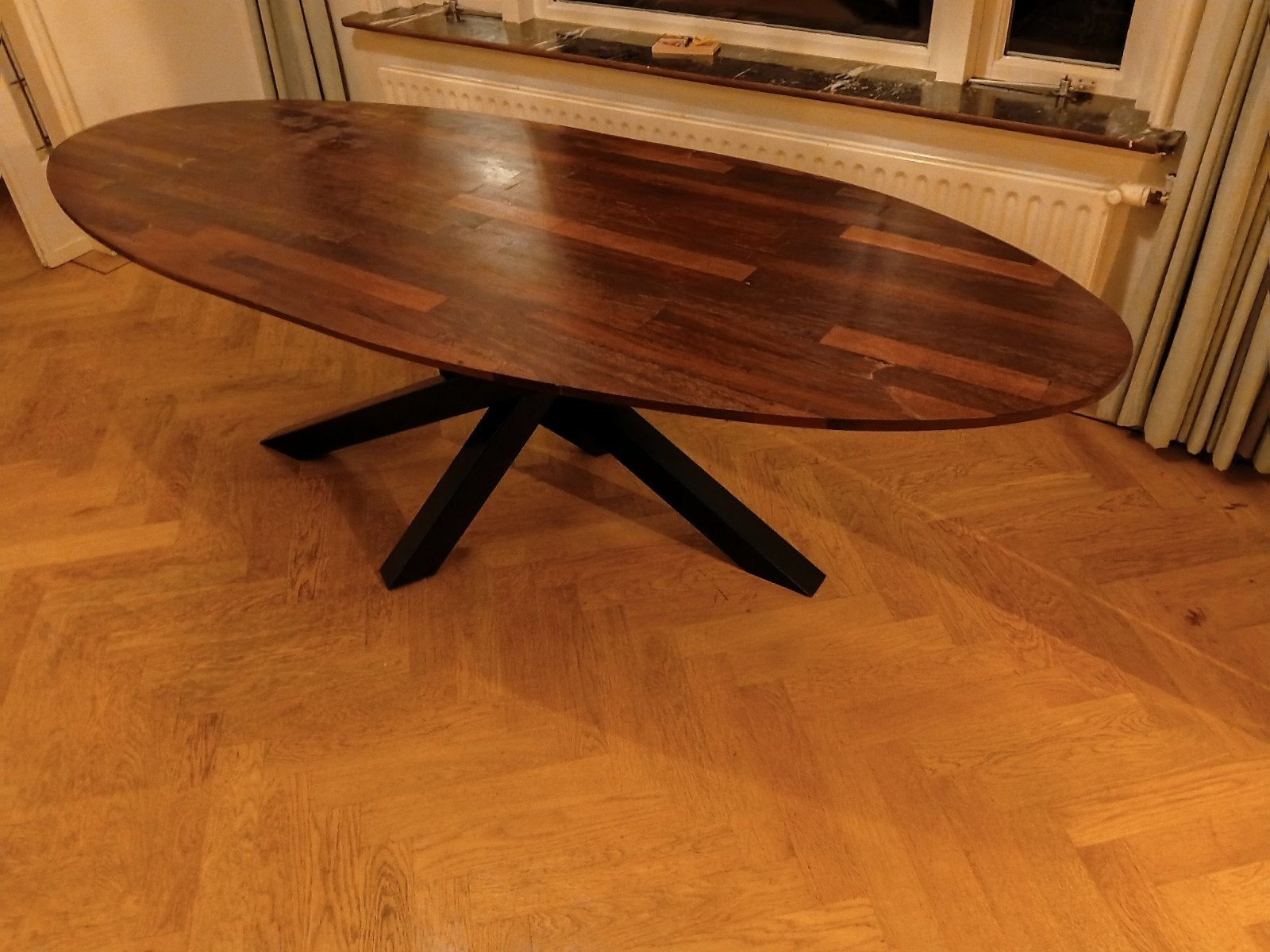 Prachtige ovale eettafel van Meranti, Gebruikt, 100 tot 150 cm, 200 cm of meer, Vijf personen of meer