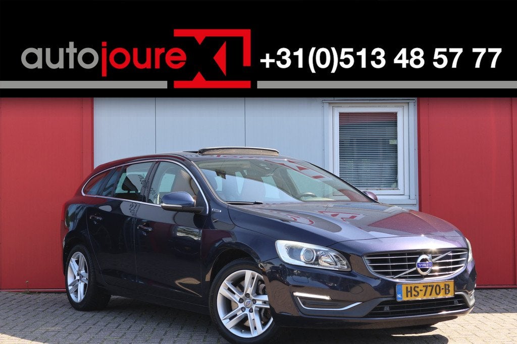 Volvo V60 2.4 D6 Twin Engine R-Design (bj 2015, automaat), Auto's, Euro 6, Blauw, Vierwielaandrijving, 1880 kg