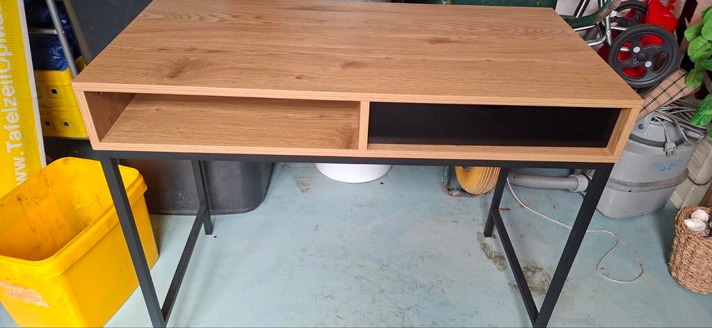 Zo goed als nieuw bureau, Ophalen