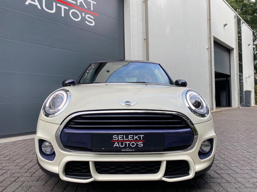 Mini Mini 1.5 Cooper John Cooper Works NAP Xenon/LED/18 Inch, Auto's, Mini, Voorwielaandrijving, 136 pk, Gebruikt, 4 stoelen