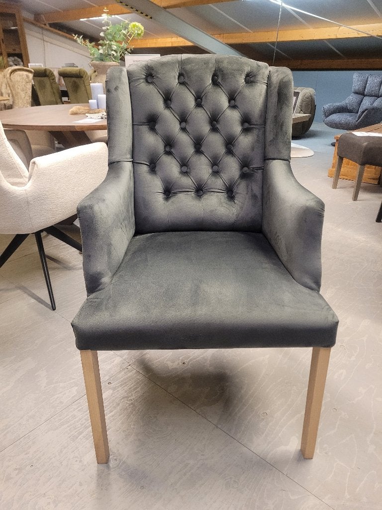 VOORRAAD 4 Landelijke Eetkamerstoel Victoria Stof Antraciet, Nieuw, Ophalen of Verzenden, Vier, Landelijke eetkamerstoelen stoelen capiton kleur stof antraciet