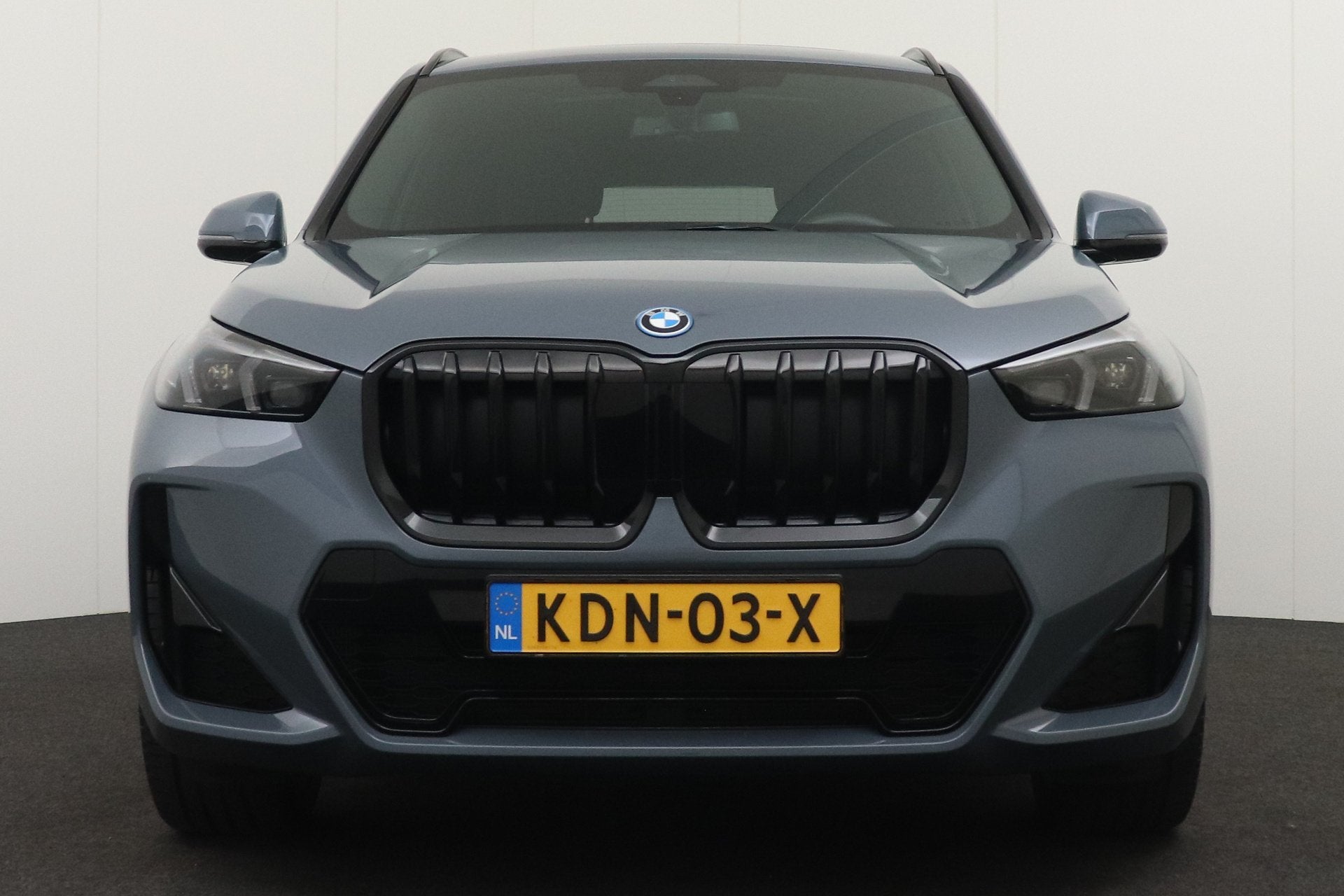 BMW X1 xDrive30e 326 PK M-Sport Pro Pano-dak Elek.Trekhaak H, Dealer onderhouden, Origineel Nederlands, Bedrijf, Hybride Elektrisch/Benzine