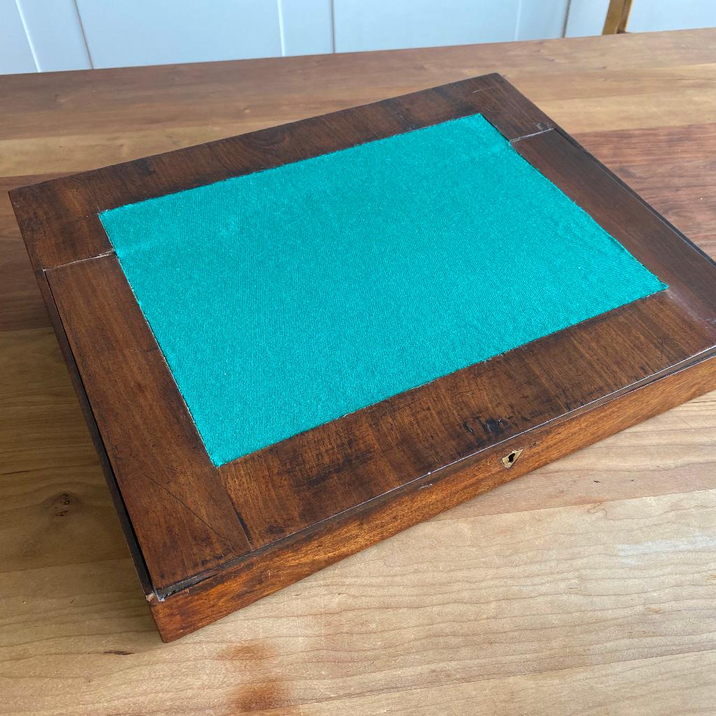 Antiek mahonie houten kistje, Ophalen