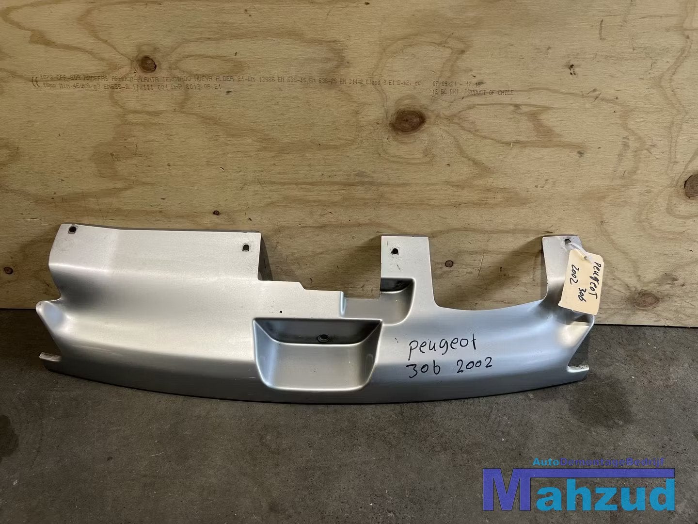 PEUGEOT 306 grijs zilver grille 1994-2003, Auto-onderdelen, Taurusavenue 1
2132 LS  Hoofddorp, NL, Gebruikt, Contact.group@renault.com