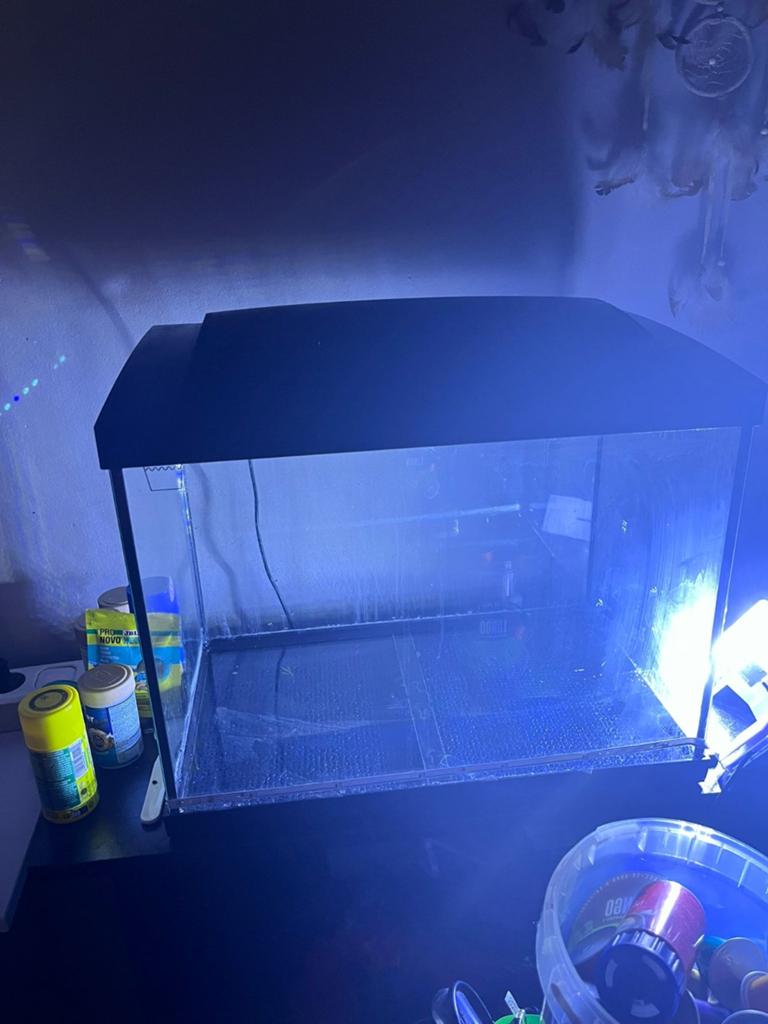 Aquarium 40-45ltrs met eigen licht(niet op de foto), Dieren en Toebehoren, Vissen | Aquaria en Toebehoren, Ophalen, Leeg aquarium