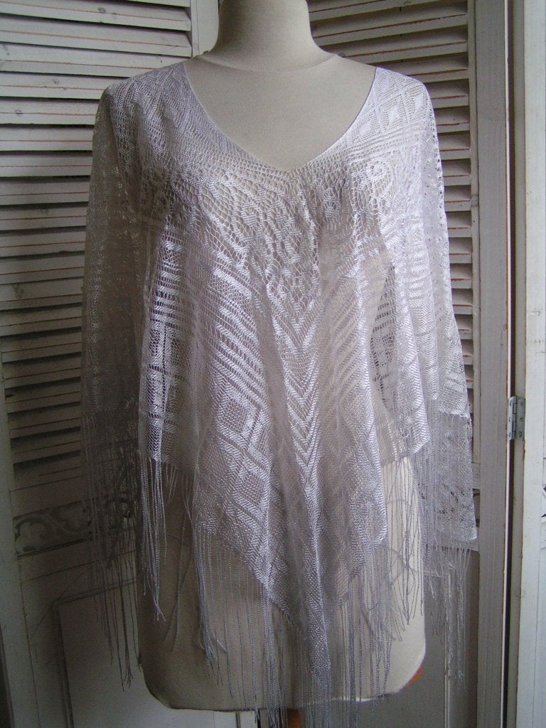 witte kanten poncho nr VV 971, Kleding | Dames, Verzenden, Zo goed als nieuw, Maat 46/48 (XL) of groter, Grijs