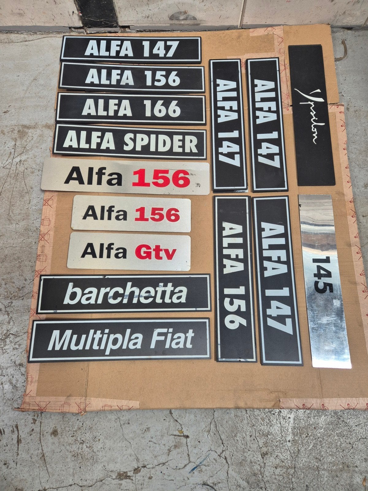 Diverse Alfa Romeo en Fiat showroom nummerplaten, Ophalen of Verzenden, Gebruikt, Voor, Alfa Romeo