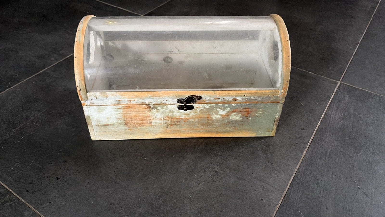 Decoratieve houten kist met transparante deksel, Ophalen of Verzenden, Gebruikt