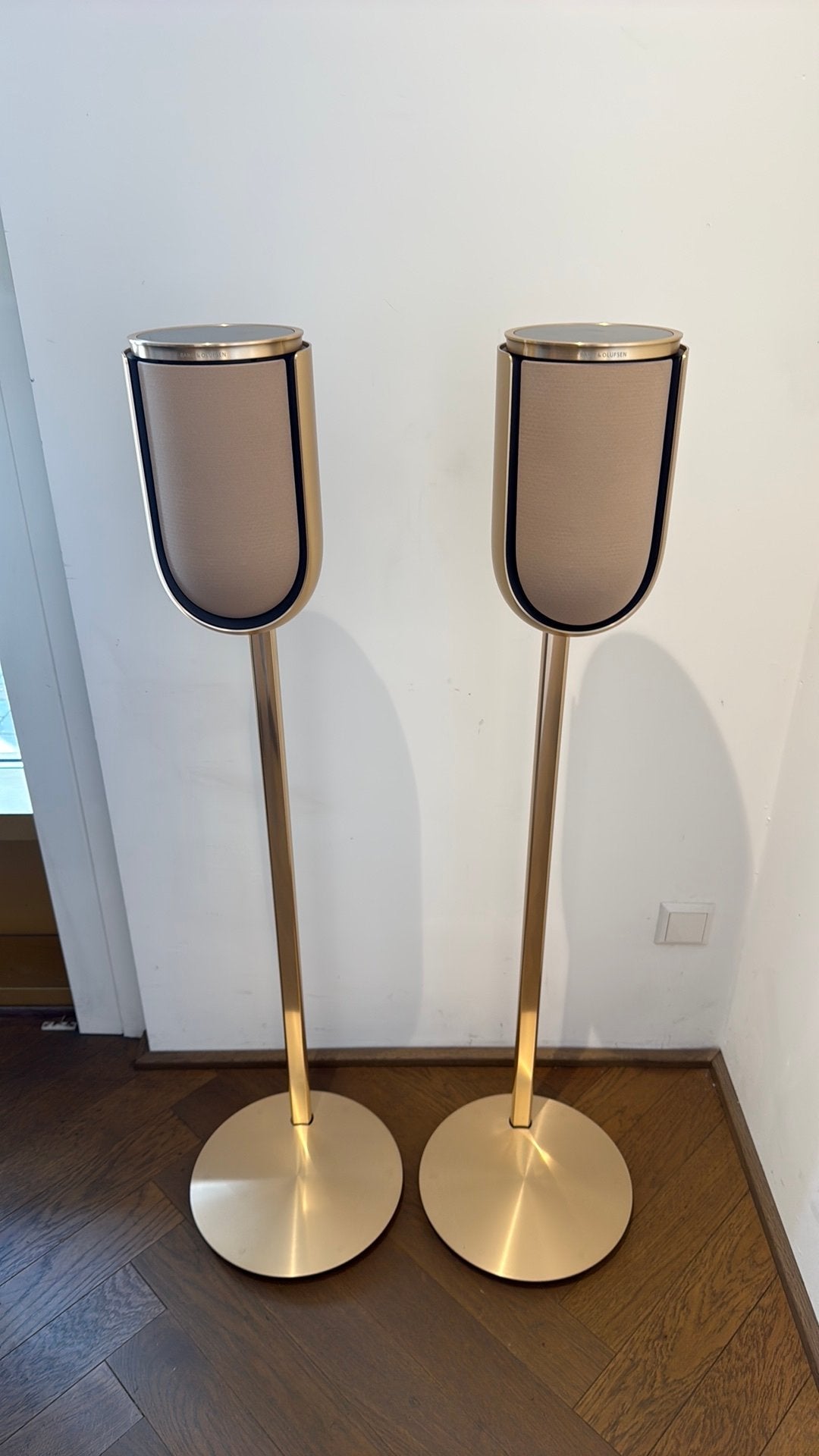 Bang & Olufsen BeoLab 8 Gold tone warm taupe, Overige merken, Bang & Olufsen, Info@bang-olufsen.dk, Ophalen of Verzenden