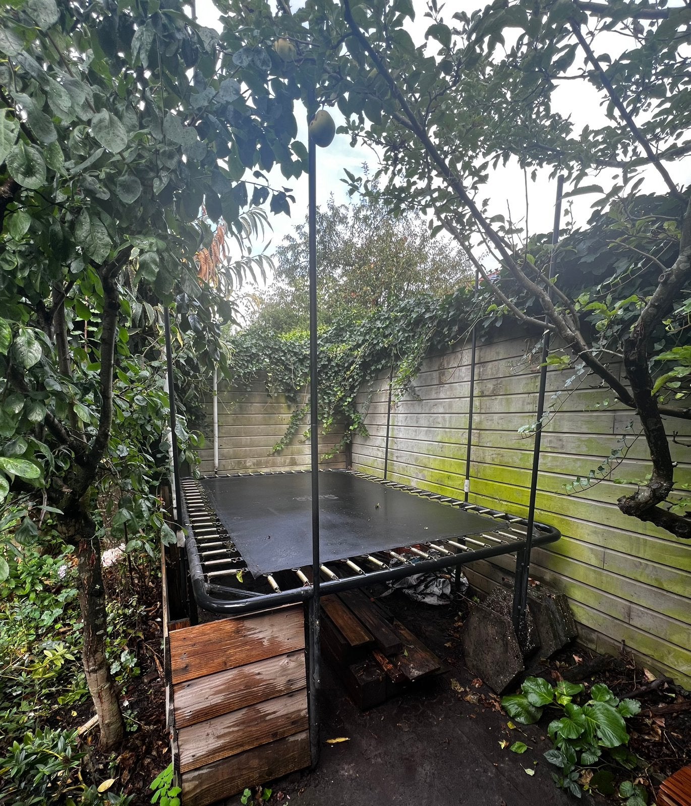 Gratis afhalen 5 sept- salta trampoline (frame/veren/mat), Ophalen, Gebruikt
