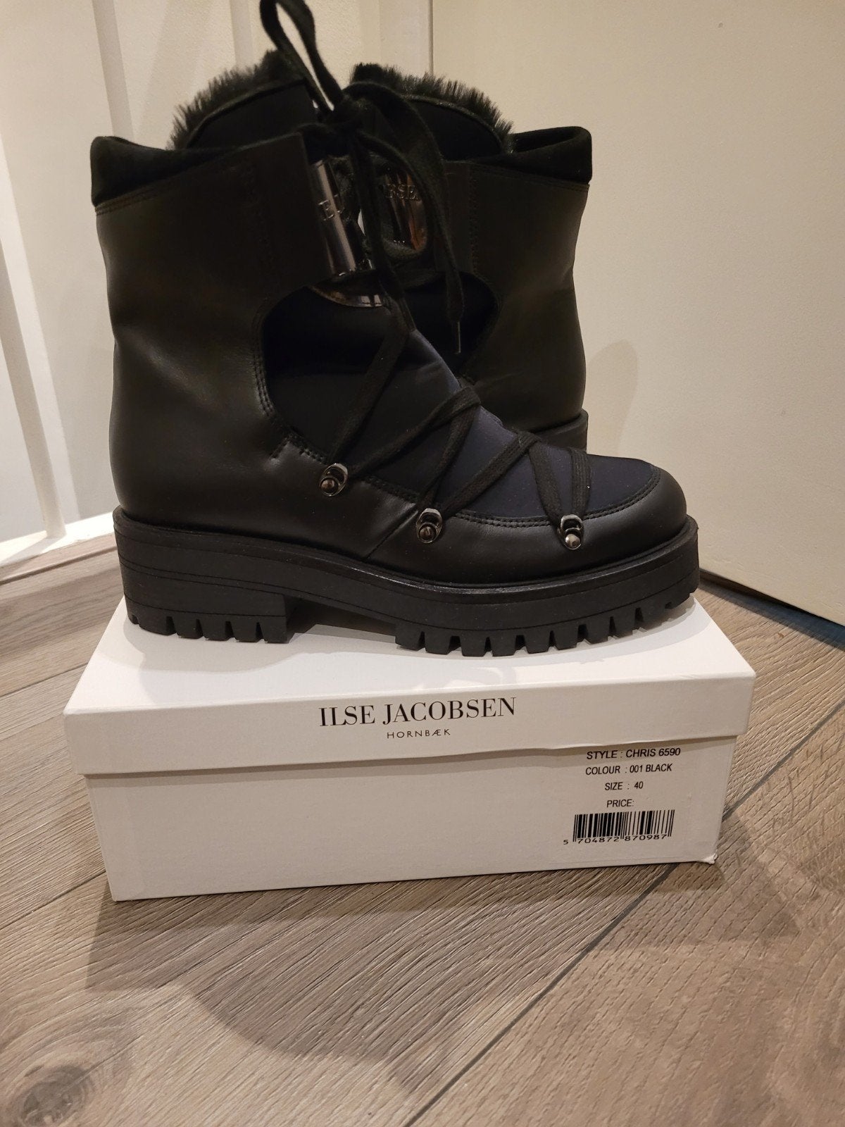 Nieuwe zwarte Ilse Jacobsen boots maat 40, Zwart, Nieuw, Ophalen of Verzenden, Sneakers of Gympen