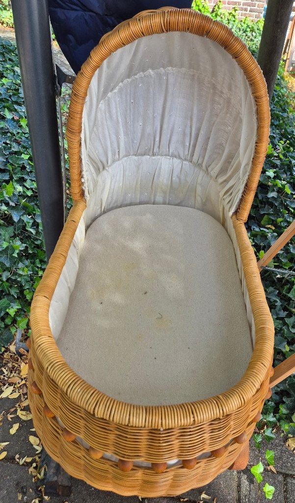 Vintage rotan babywieg, Ophalen, Gebruikt, Wieg