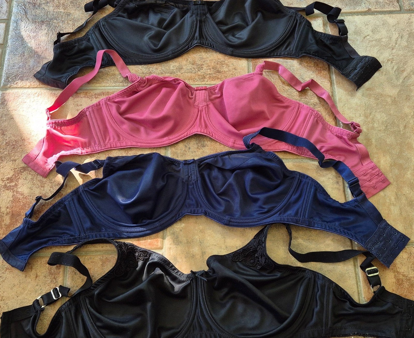 4 BH's in diverse kleuren, Ophalen of Verzenden, Zwart, BH