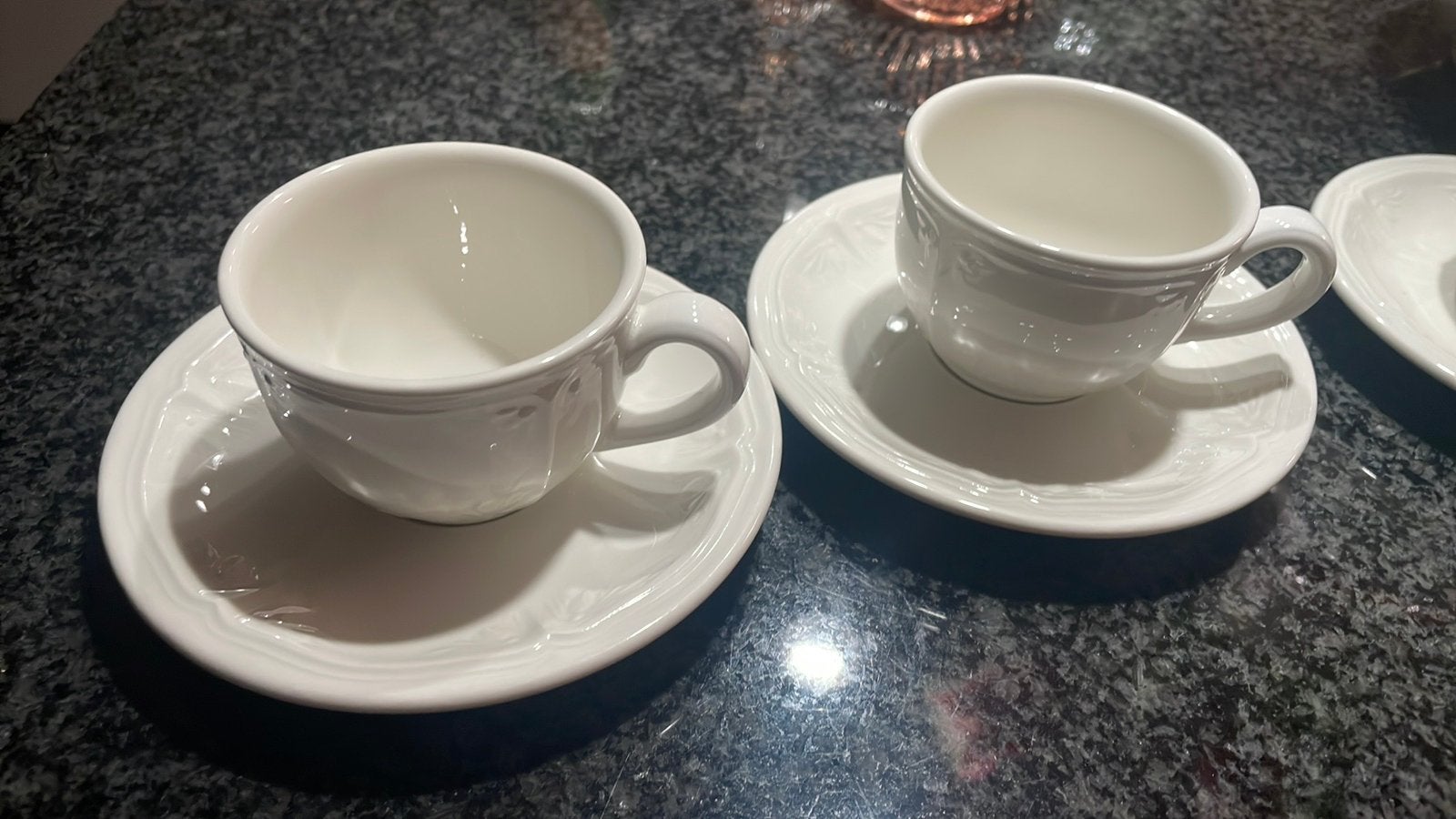 2 stuks Villeroy en Boch Cortina espresso kop en schotels, Ophalen of Verzenden, Zo goed als nieuw, Overige stijlen, Kop(pen) en/of Schotel(s)