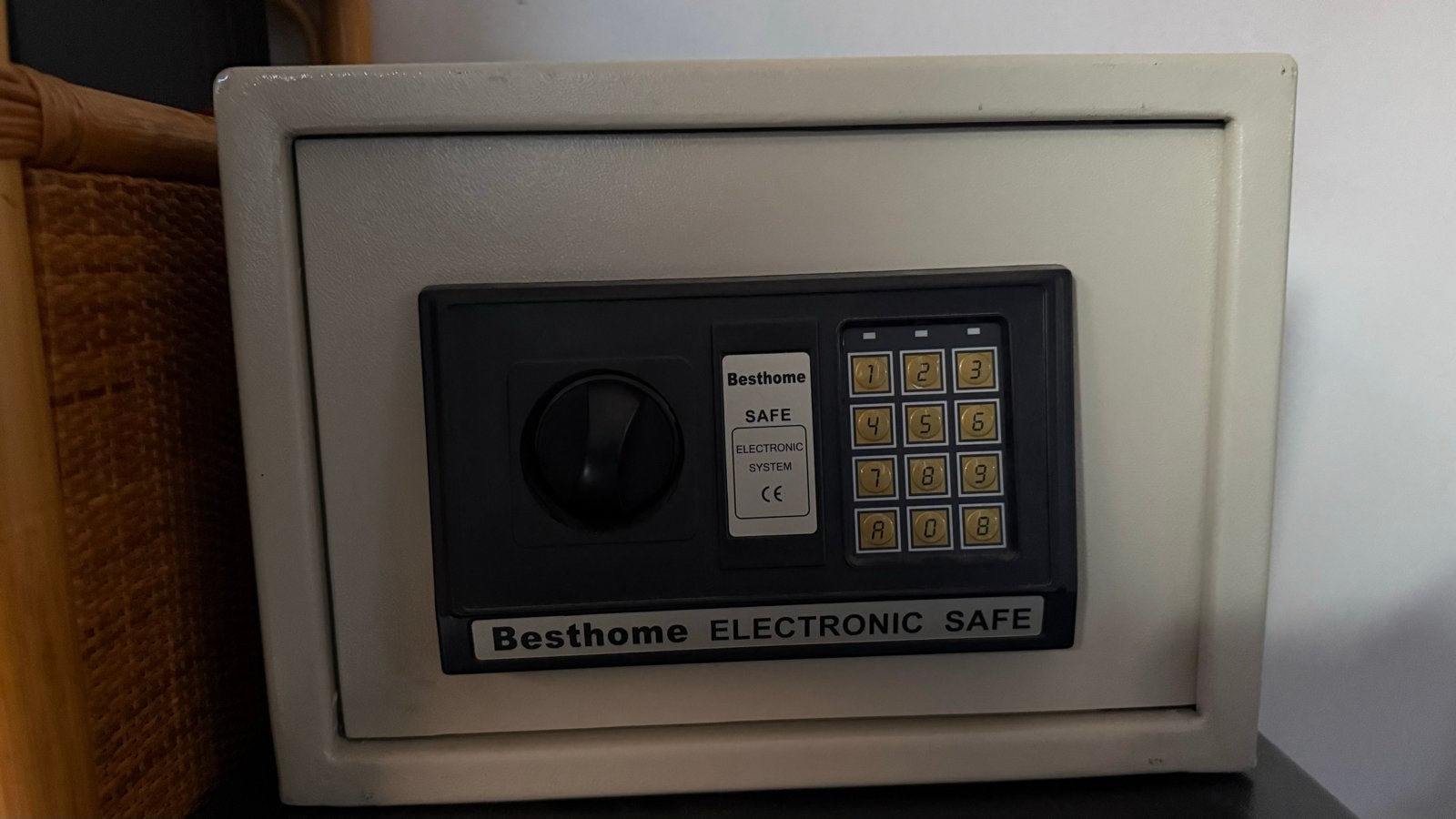 Besthome elektronische kluis met sleutels, Huis en Inrichting, Ophalen, Gebruikt, Brandkast