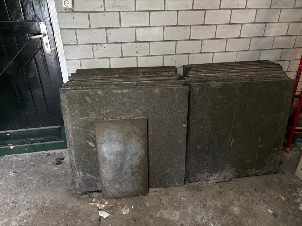 Gratis! 28 Grote Vloertegels 80x80 cm - Grijs/Antraciet, Tuin en Terras, Tegels en Klinkers, Ophalen, Gebruikt, Beton, Terrastegels