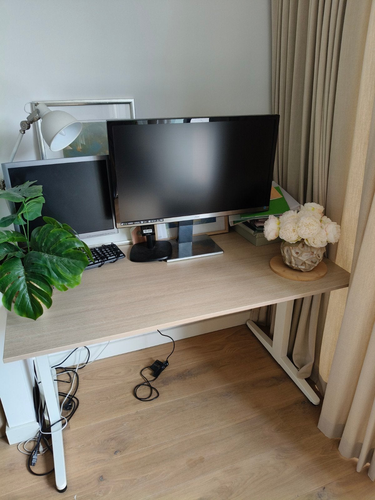 Ahrend Elektrisch Zit-Sta Bureau 140x80 cm: Zo goed als nieu, Ophalen of Verzenden, Elektrisch, Zo goed als nieuw