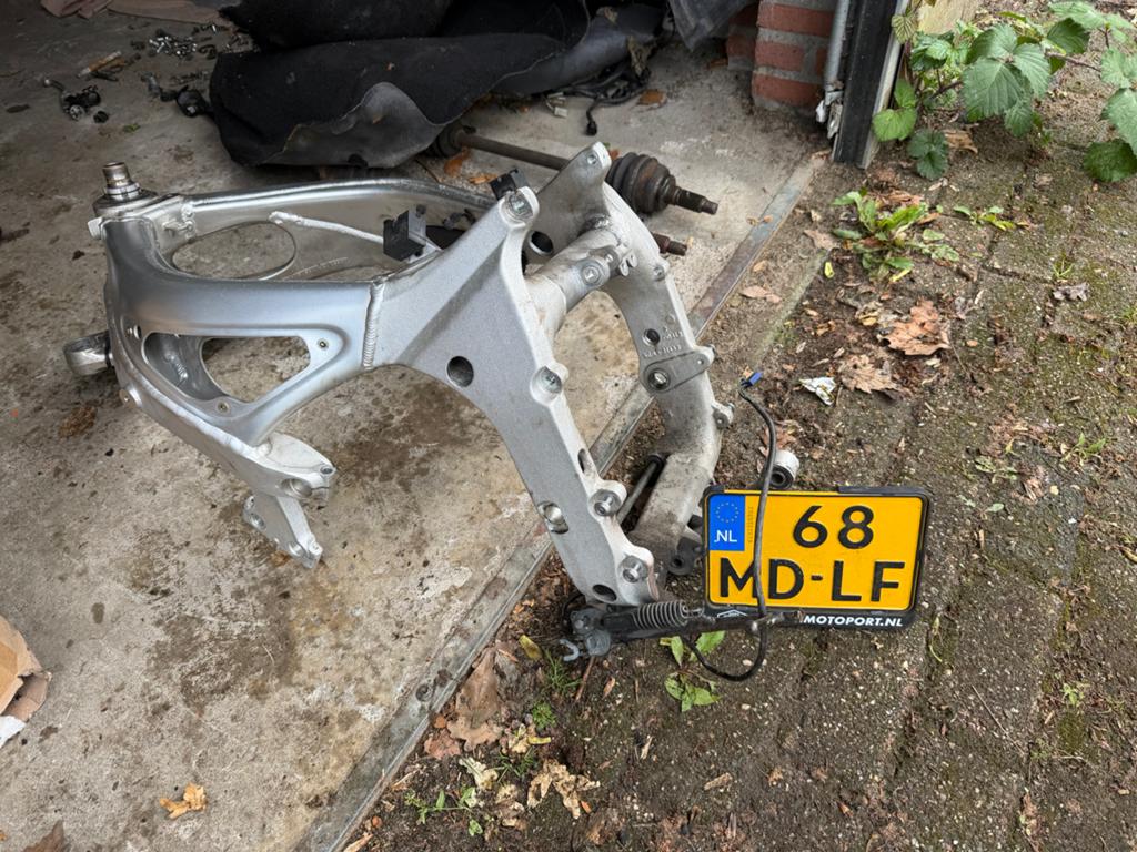 Yamaha R6 2001 frame met kenteken, Ophalen of Verzenden, Gebruikt