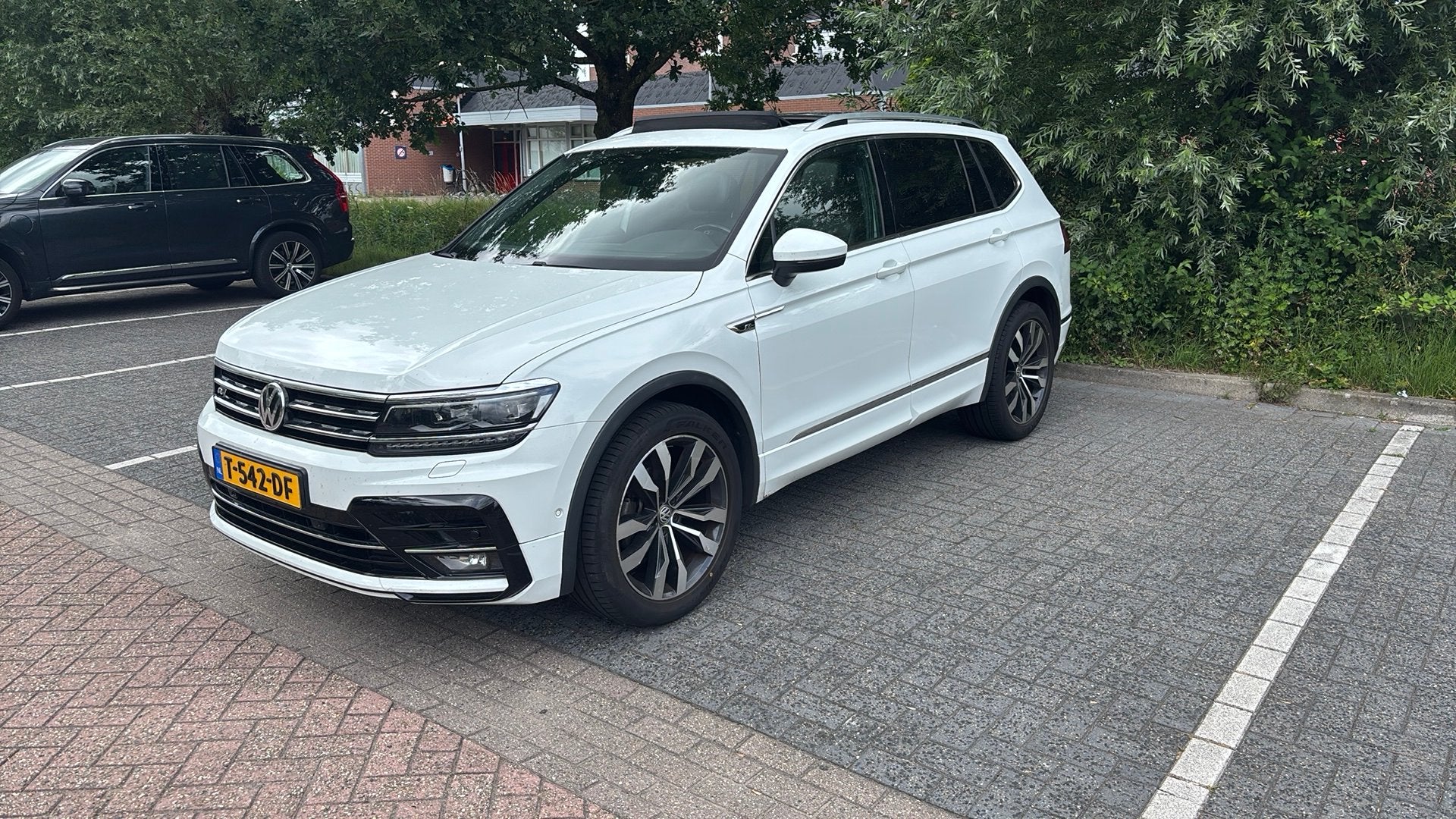 Volkswagen Tiguan 2.0 TDI 150pk 7-DSG 2019 Wit, Auto's, Zwart, 4 cilinders, 2000 kg, 7 stoelen