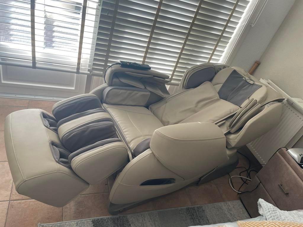 Massagestoel elctrisch beige. Zeer compleet uitgevoerd, Eenpersoons, Ophalen of Verzenden, Zo goed als nieuw, Minder dan 150 cm