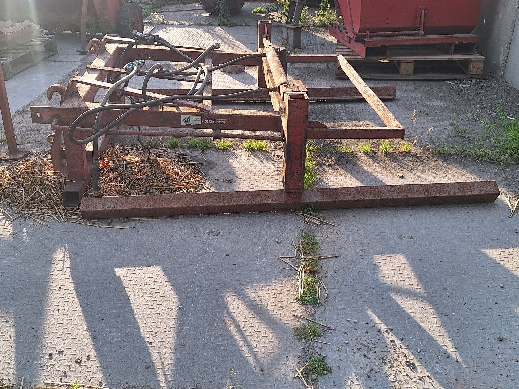 Diverse landbouwmachines: Ploeg, pakjesklem Kiepbak frees, Ophalen, Akkerbouw, Grondbewerking