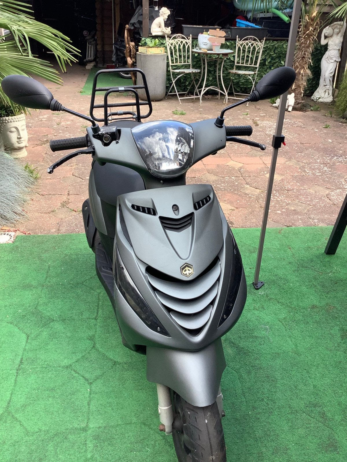 Piaggio Zip 2016 - Nieuwe accu en spiegels, witte kappen zet, Ophalen, Gebruikt, Benzine, Zip
