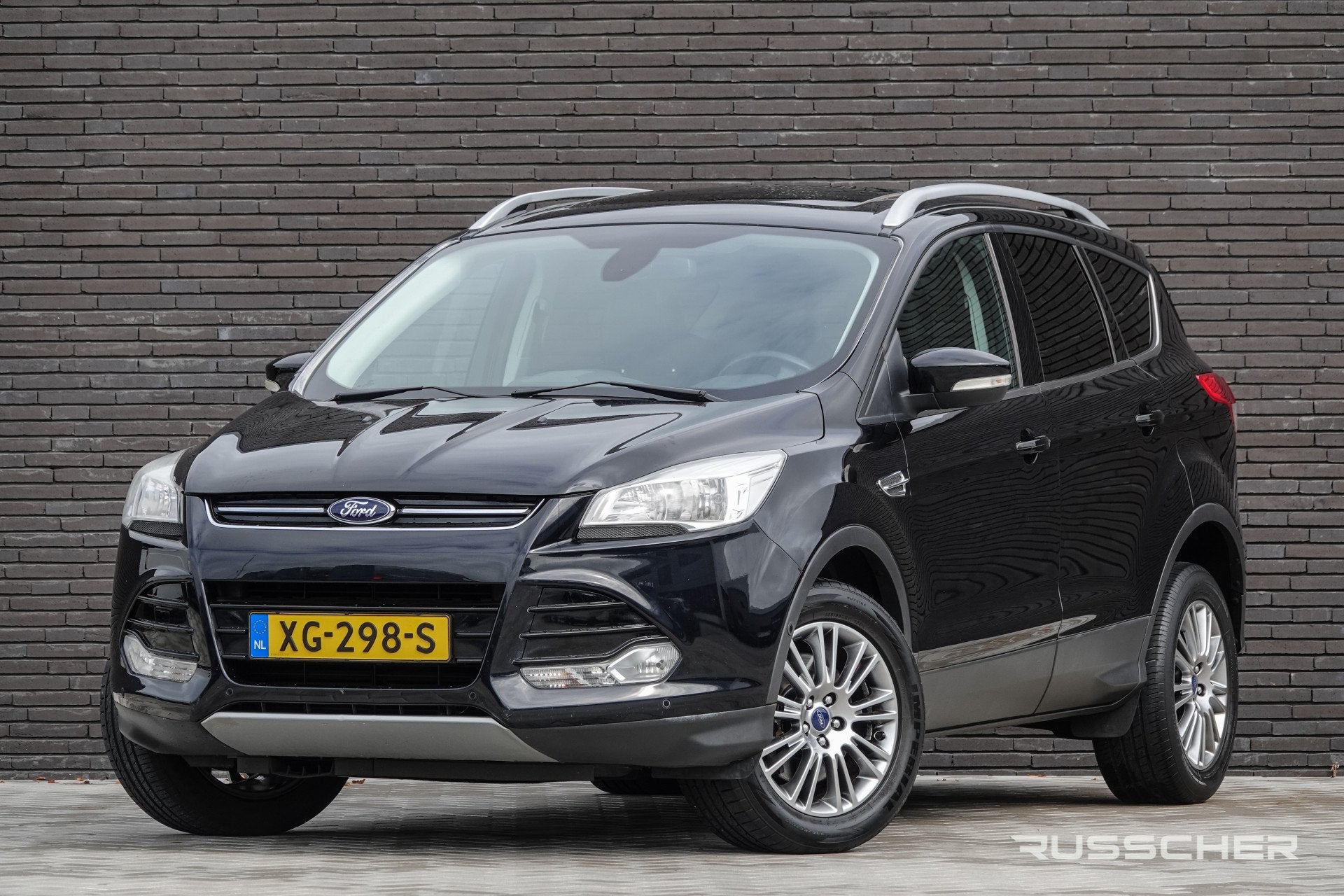 Ford Kuga 1.6 182Pk Aut. | Titanium Plus | 4WD | Panoramadak, Euro 5, Gebruikt, Zwart, 4 cilinders