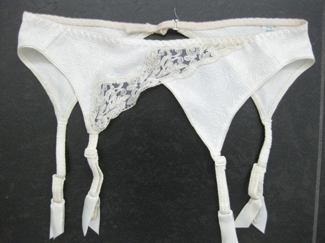 Jarretels, Boléro, maat M, ivoor kant, bruid, Kleding | Dames, Boléro, Ophalen of Verzenden, Wit, Overige typen