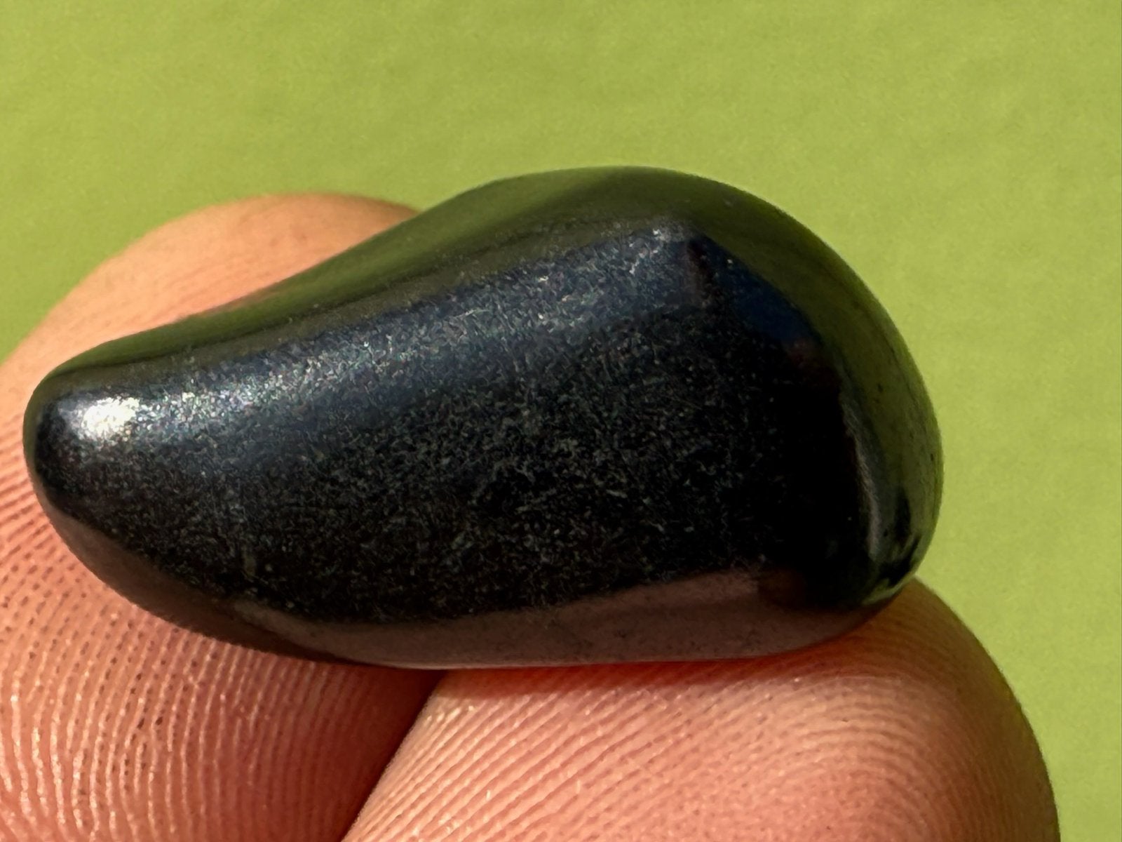 Shungite shungiet edelstenen broekzaksteen trommelsteen, Verzamelen, Mineralen en Fossielen, Ophalen of Verzenden, Mineraal