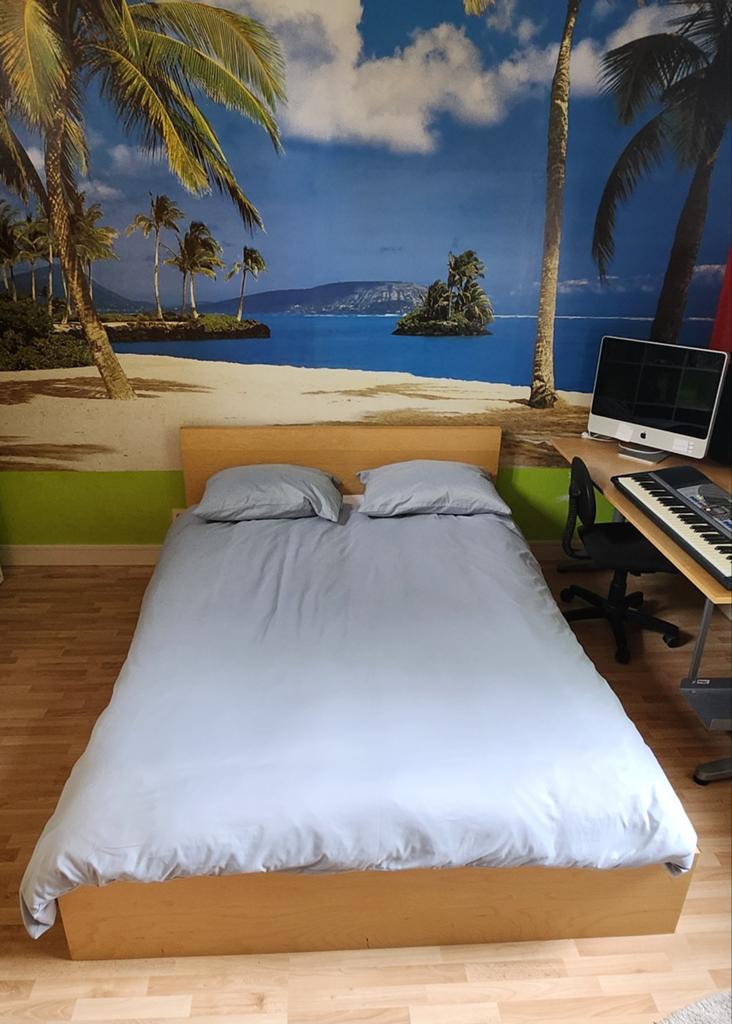 Tweepersoonsbed met matras - Hout, Huis en Inrichting, Slaapkamer | Bedden, Gebruikt, Tweepersoons, 160 cm, 210 cm, Hout, Overige kleuren
