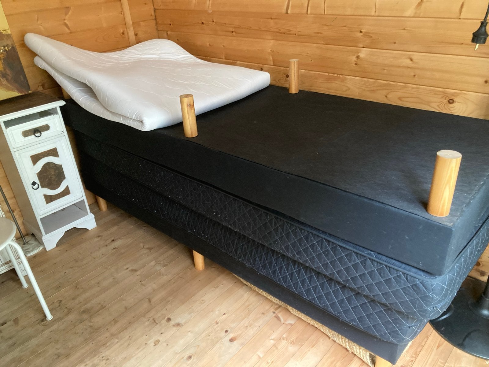 Lits jumeaux: twee boxsprings, matrassen en topper, Huis en Inrichting, Ophalen, Gebruikt, Zwart, Tweepersoons