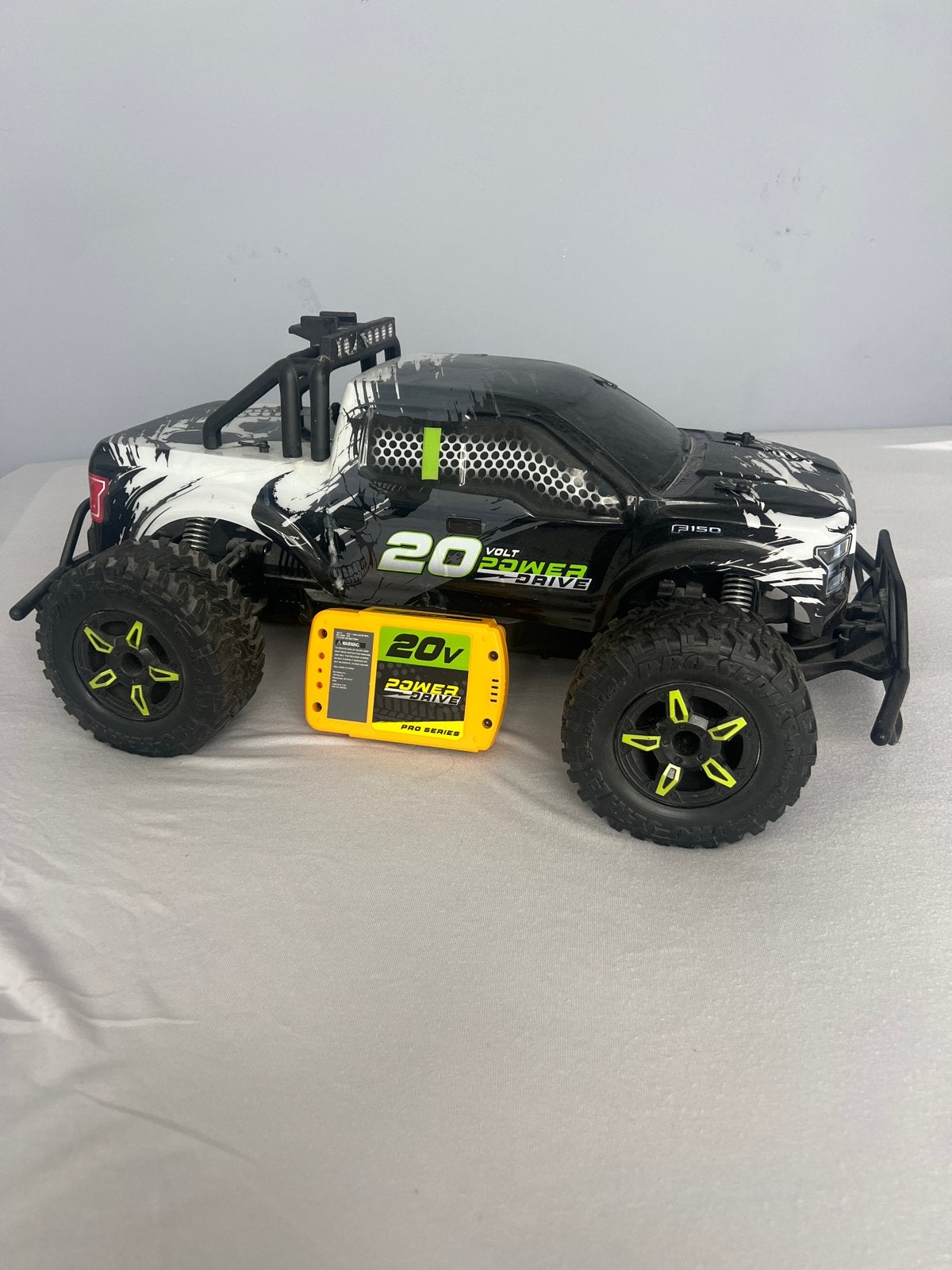 RC Truck 50 km/u met GoPro mount, excl. accu/lader/controlle, Elektro, Gebruikt, Auto offroad, Ophalen of Verzenden