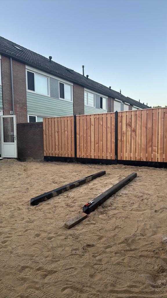 2 betonpalen antraciet gecout, Overige materialen, Minder dan 3 meter, Nieuw, Ophalen of Verzenden