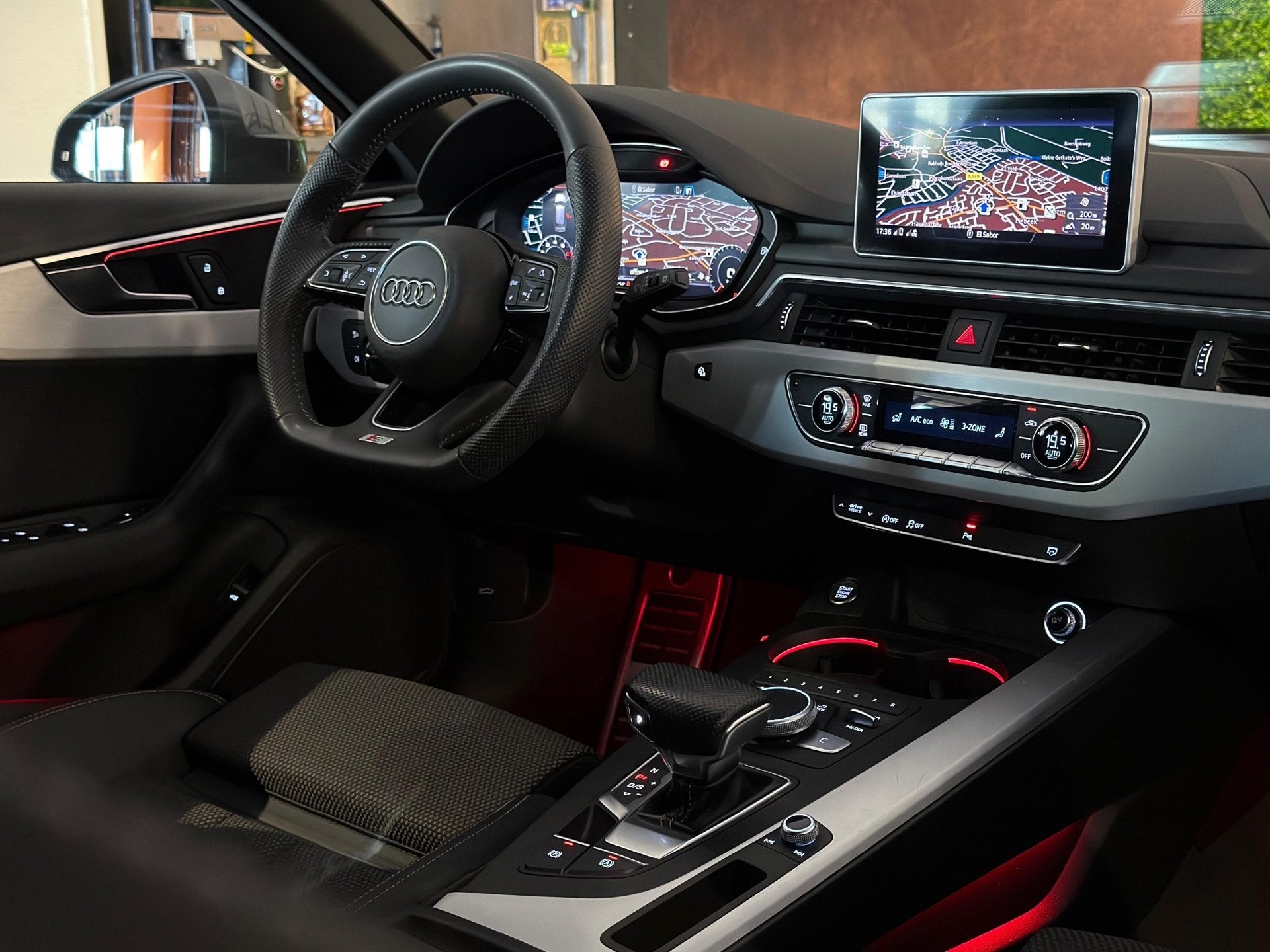 Audi A4 Avant 40 TFSI 3x S-LINE |VIRTUAL|CAMERA|LED|OrgNL|BT, Auto's, Dealer onderhouden, Gebruikt, 1984 cc, A4